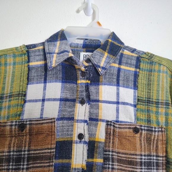 BDG Checked Flannel Shirt with Brown/Green Accents Sz XS Oversized ChestPockets - Picture 4 of 15